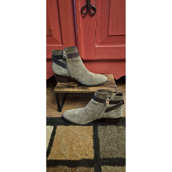 Coach Women’s 10 Patricia Ankle Boots Booties Shoes Brown Suede Buckle EUC - Picture 2 of 5